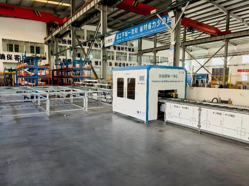 自动型材一体机